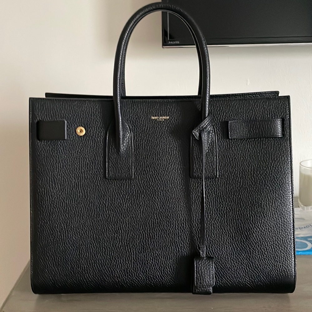 Saint Laurent LARGE SAC DE JOUR (black/gold)